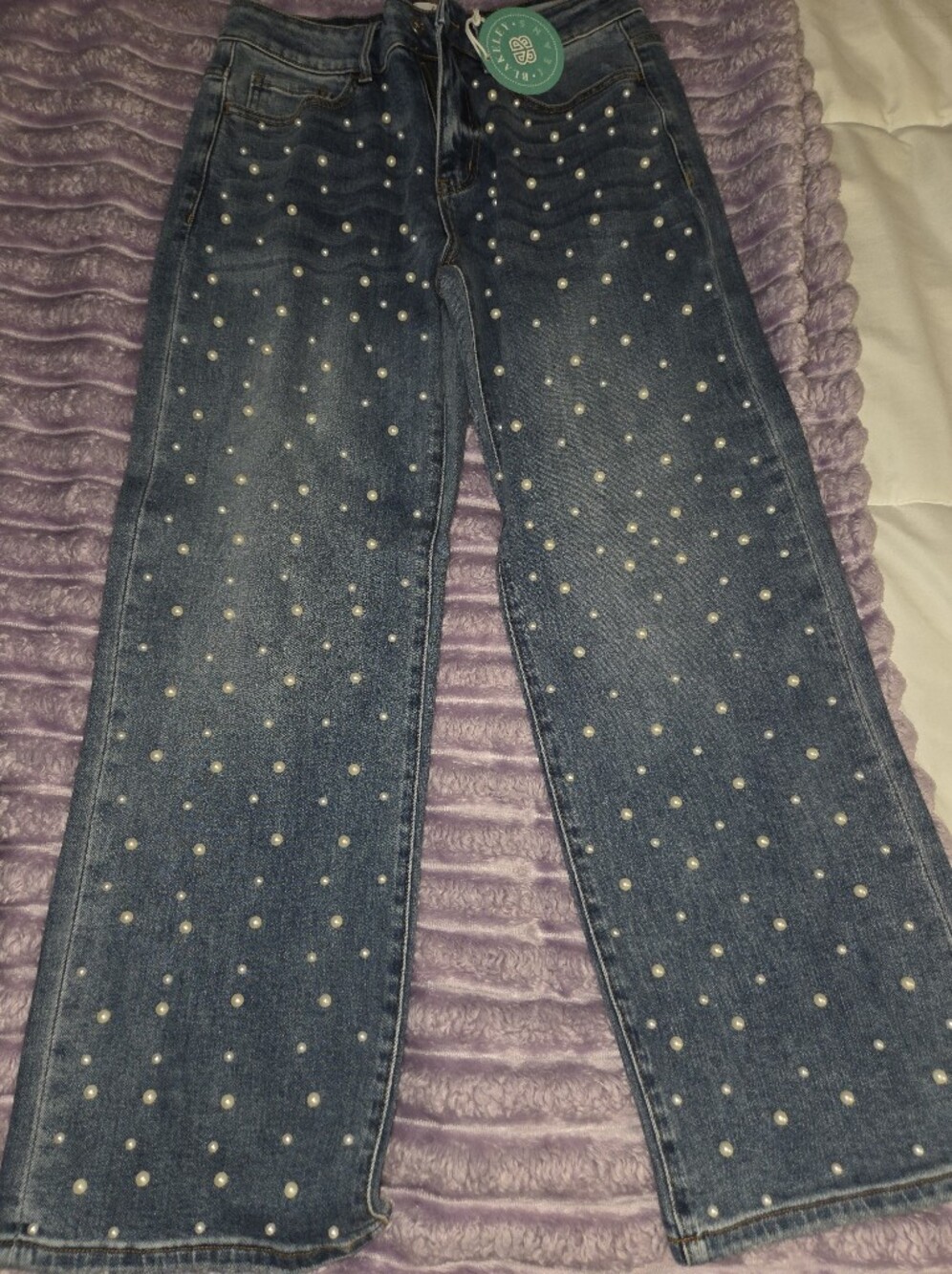 Pearl-Embellished Blue Cropped Women’s Jeans